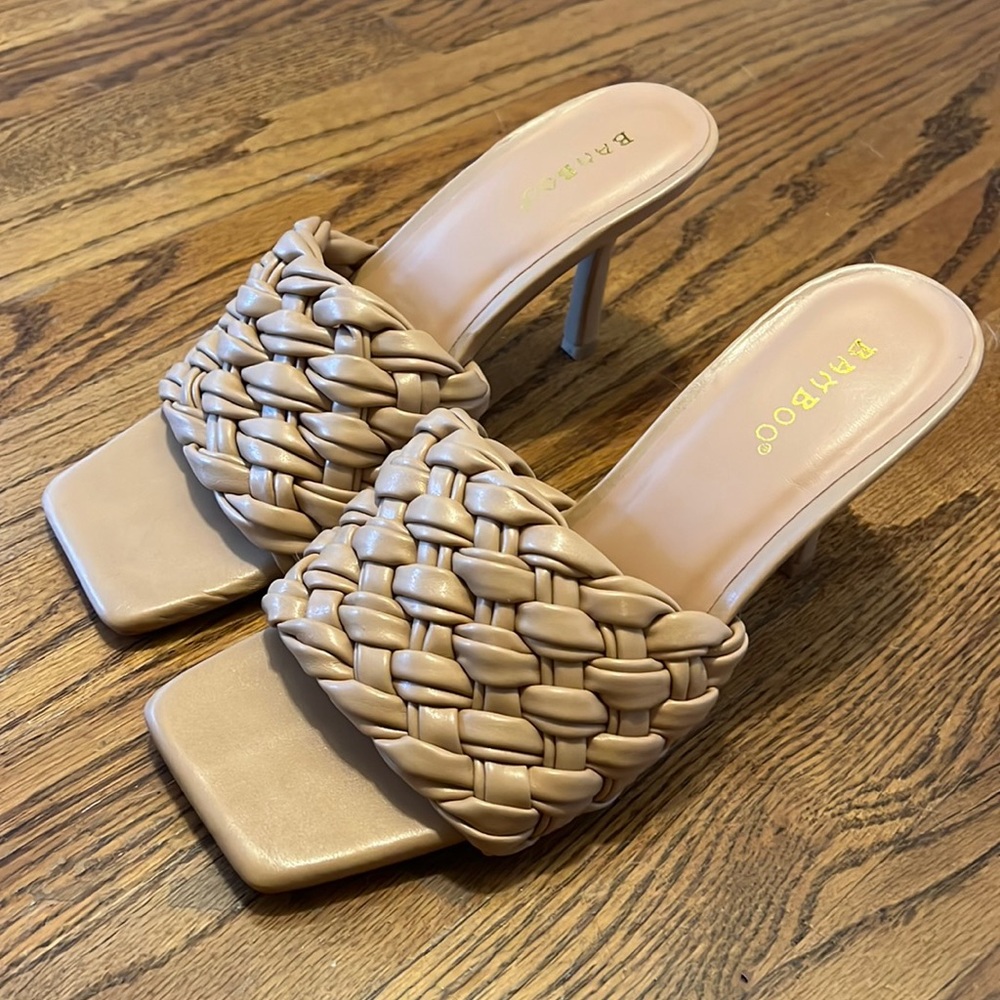 Bamboo neutral woven shoes
